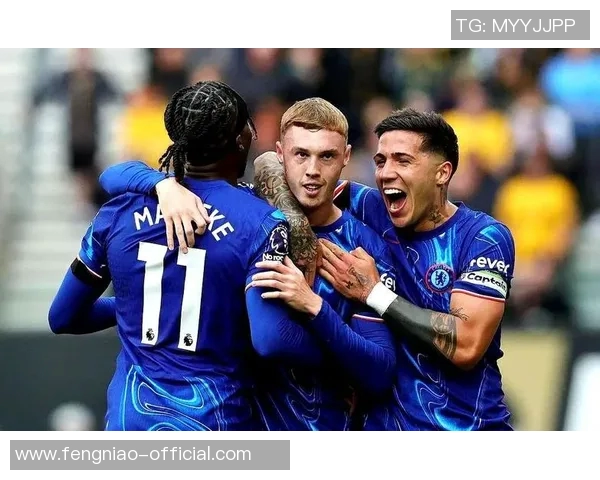 英超激情对决巴黎圣日耳曼大胜波尔图帽子戏法引发争议判罚热议